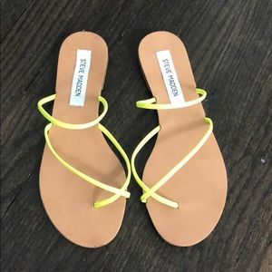 Steve madden wise neon lime sandal